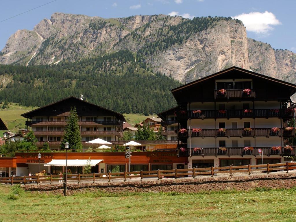 Hotel Antares Selva di Val Gardena Ngoại thất bức ảnh